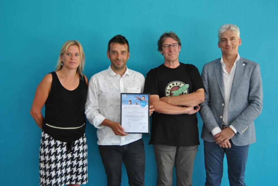 Steven Goossens receives 'Me to You' grant (1)