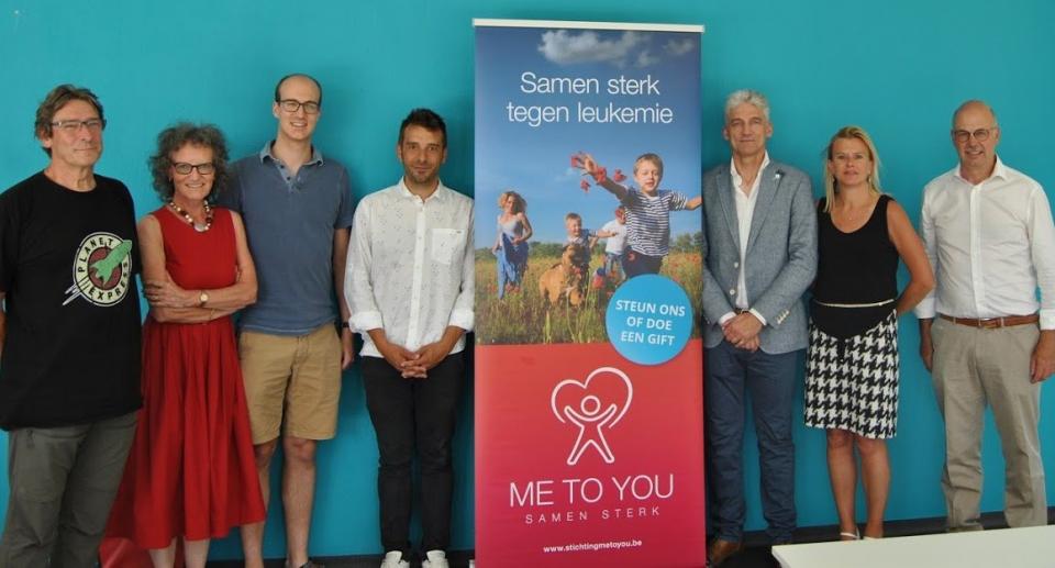 Steven Goossens receives 'Me to You' grant (3)